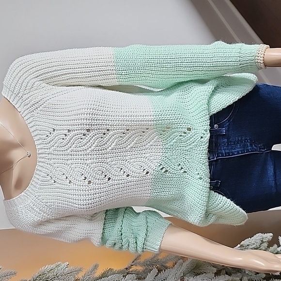 NEW Sweater from Italy - Picture 2 of 7